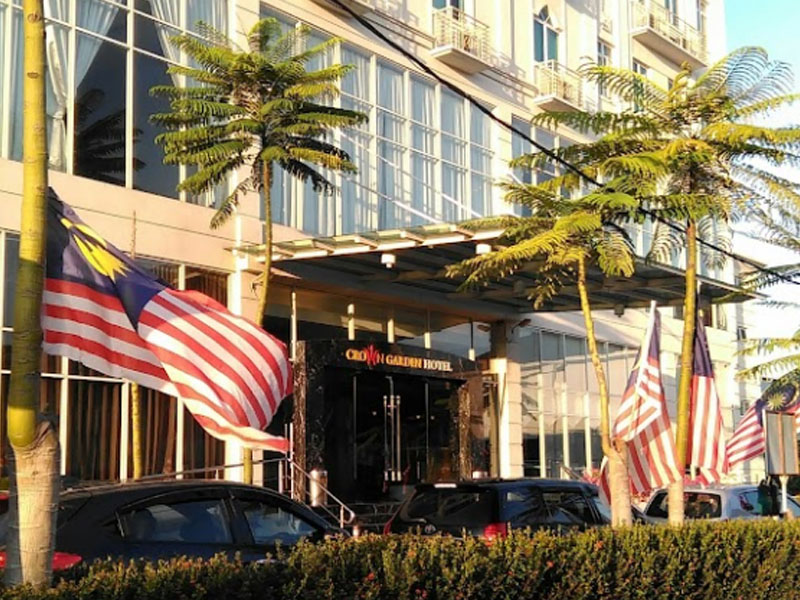 Crown Garden Hotel